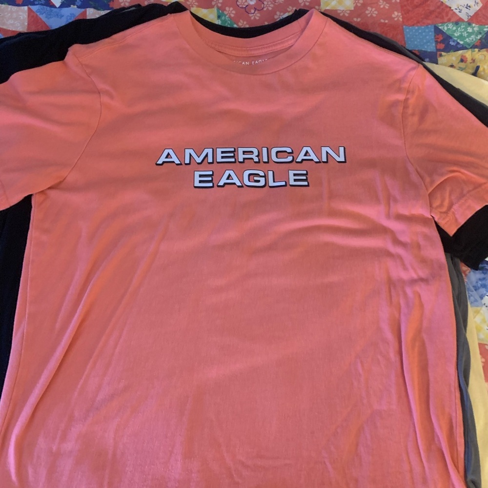 American Eagle tshirt